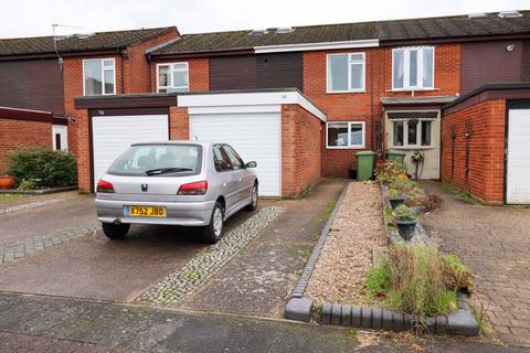 4 bedroom terraced house to rent, Morello Close, Norwich