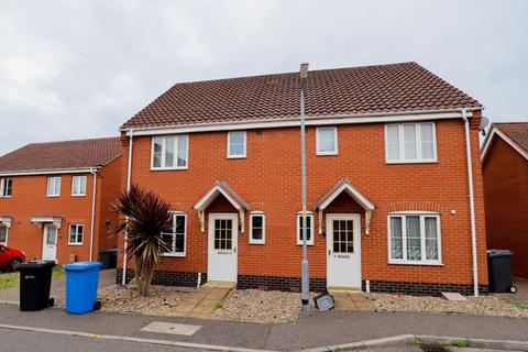 4 bedroom semi-detached house to rent, Roe Drive, Norwich