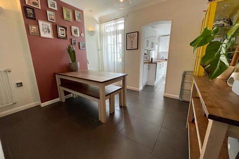 2 bedroom terraced house for sale, King Street, Dunstable