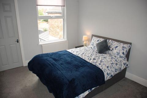 6 bedroom property to rent, Welholme Road, Grimsby