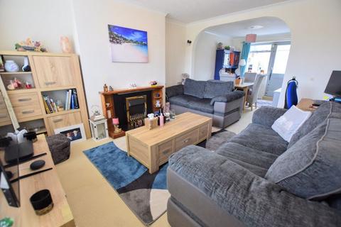 6 Heath Close, Aylesbury, HP21 9UA