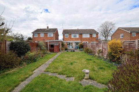 6 Heath Close, Aylesbury, HP21 9UA