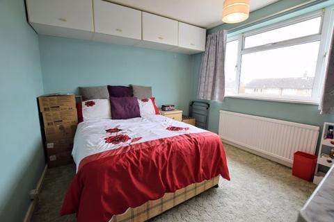 6 Heath Close, Aylesbury, HP21 9UA