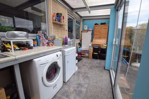 6 Heath Close, Aylesbury, HP21 9UA