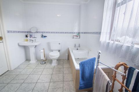 19 Hambledon Close, Aylesbury, HP21 9TY