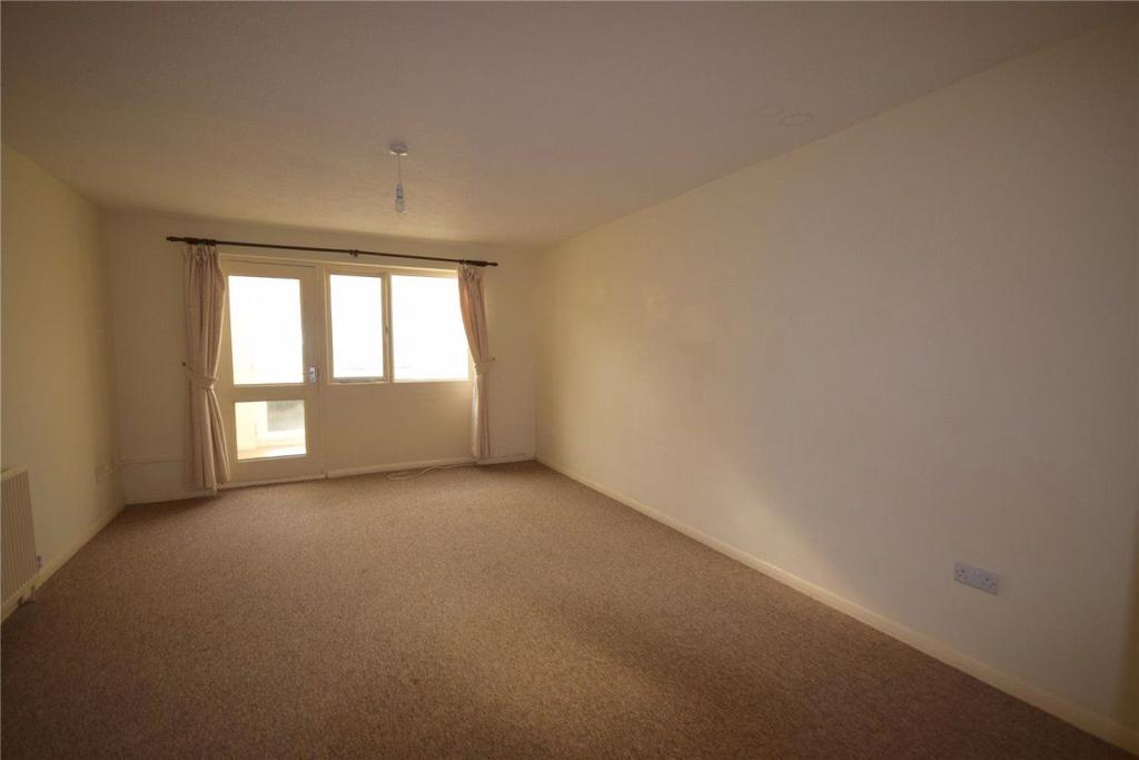 Castle Hill Gardens, Great Torrington, Devon 2 bed house £600 pcm (£