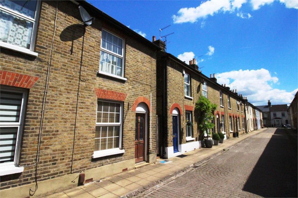Woollard Street, Waltham Abbey 2 bed end of terrace house £325,000