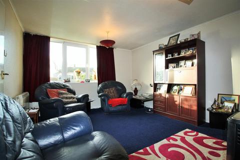 42 Downsview, Small Dole, Henfield, BN5 9YB