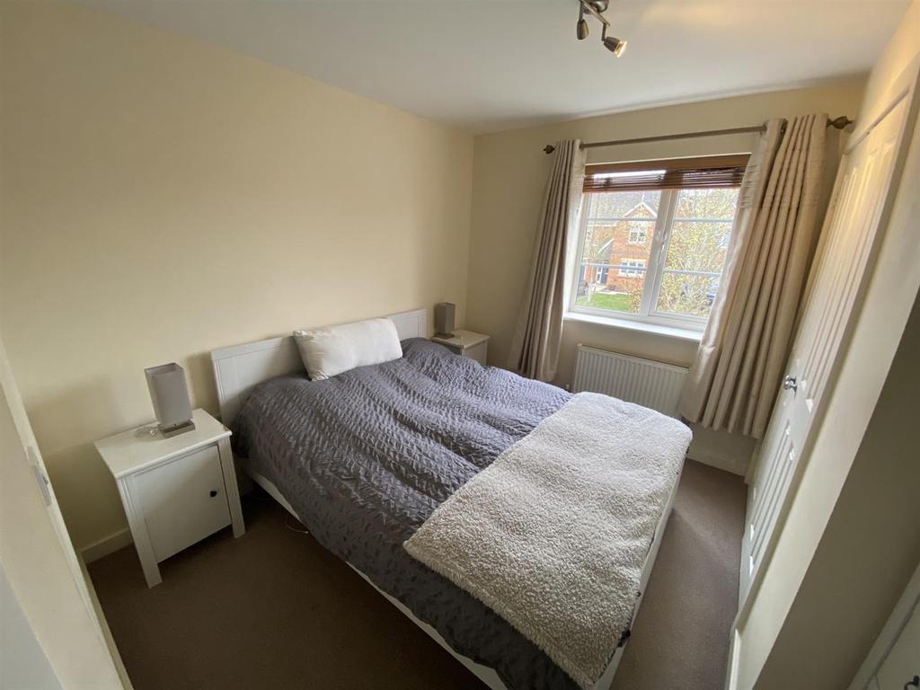 Bed 1.jpg