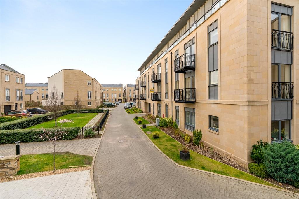 62.5 Larkfield Gardens, Trinity, Edinburgh, EH5 3 bed apartment £545,000
