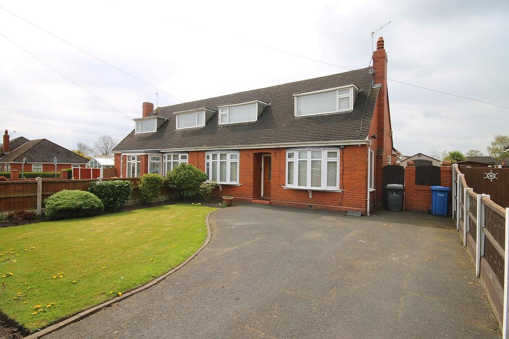 Greystone Road, Penketh, Warrington, WA5 4 bed semidetached bungalow