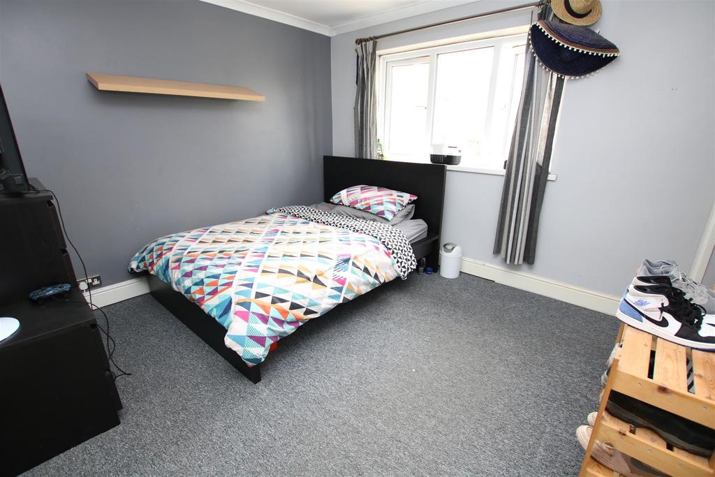 Bedroom 1.JPG