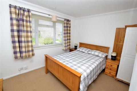 65 Buckingham Drive, Emmer Green, Reading, RG4 8SB