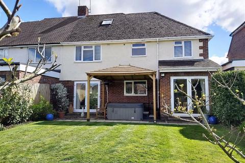 65 Buckingham Drive, Emmer Green, Reading, RG4 8SB