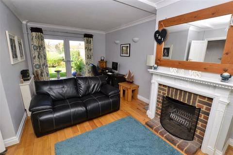 65 Buckingham Drive, Emmer Green, Reading, RG4 8SB