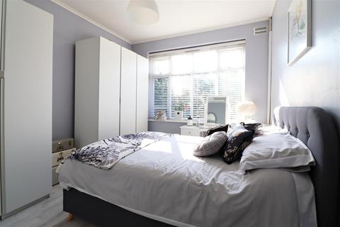 49 Upper Park Road, Belvedere, DA17 6EN
