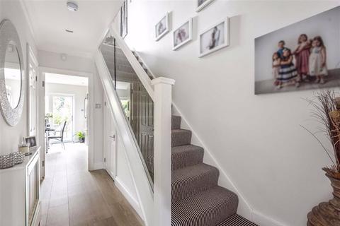 2, Austell Heights Austell Gardens, London, NW7 4PG