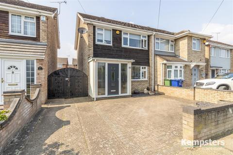 213 Branksome Avenue, Stanford-le-hope, SS17 8DD