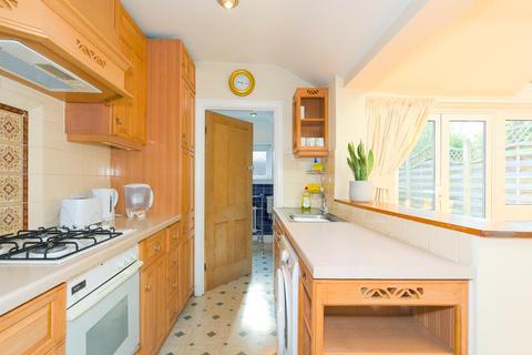 18 Laburnum Road, Epsom, KT18 5DT