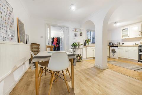 6b South Terrace, Surbiton, KT6 6HT