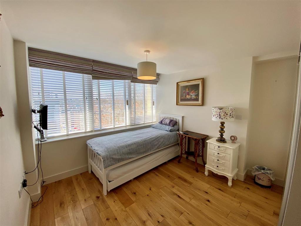 Bedroom 2.jpg
