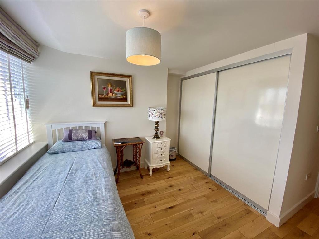 Bedroom 2-2.jpg