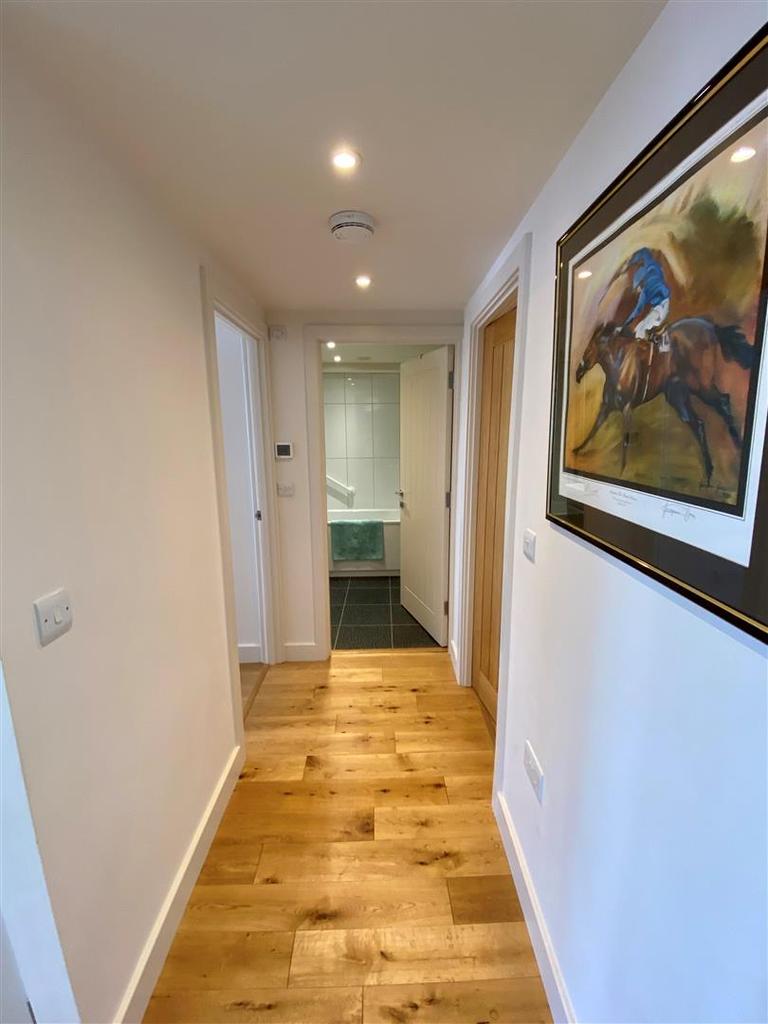 Entrance hallway.jpg