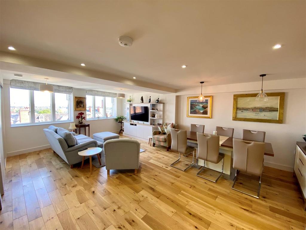 Living room dining 2.jpg