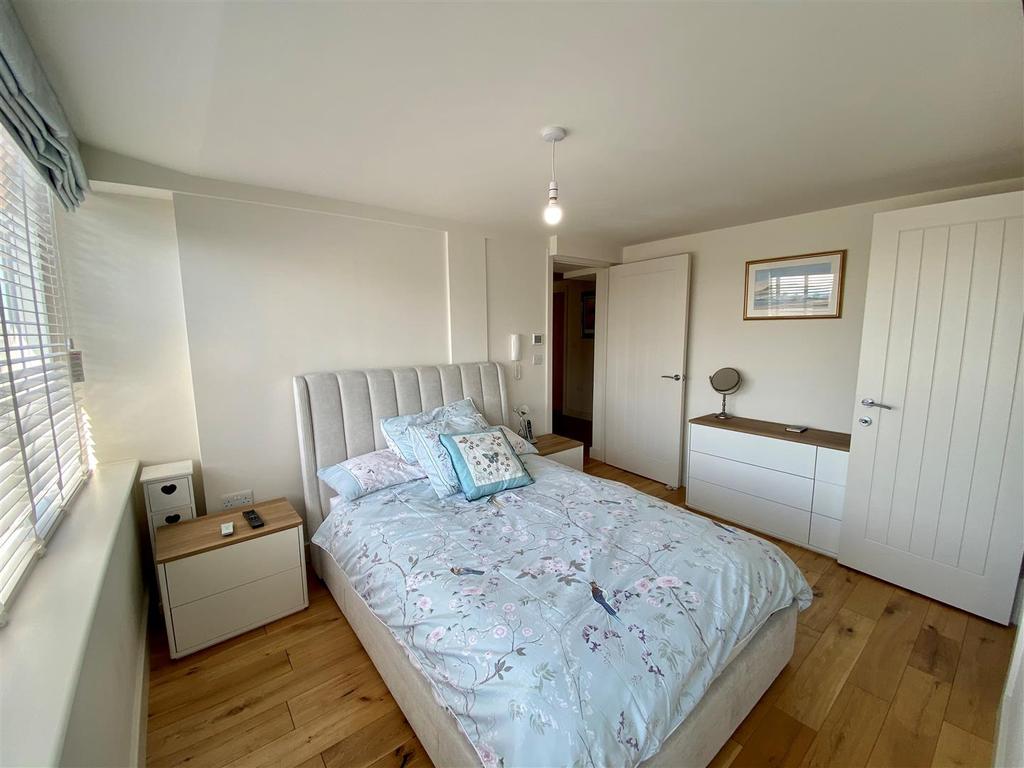 Bedroom 1-3.jpg