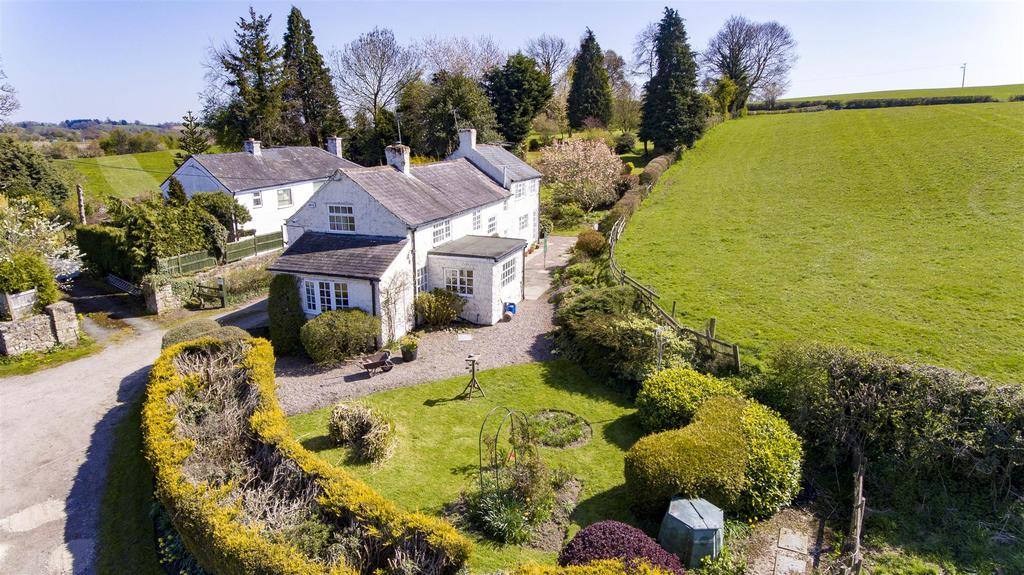 St. Martins Moor, St. Martins, Oswestry 4 bed detached house - £430,000