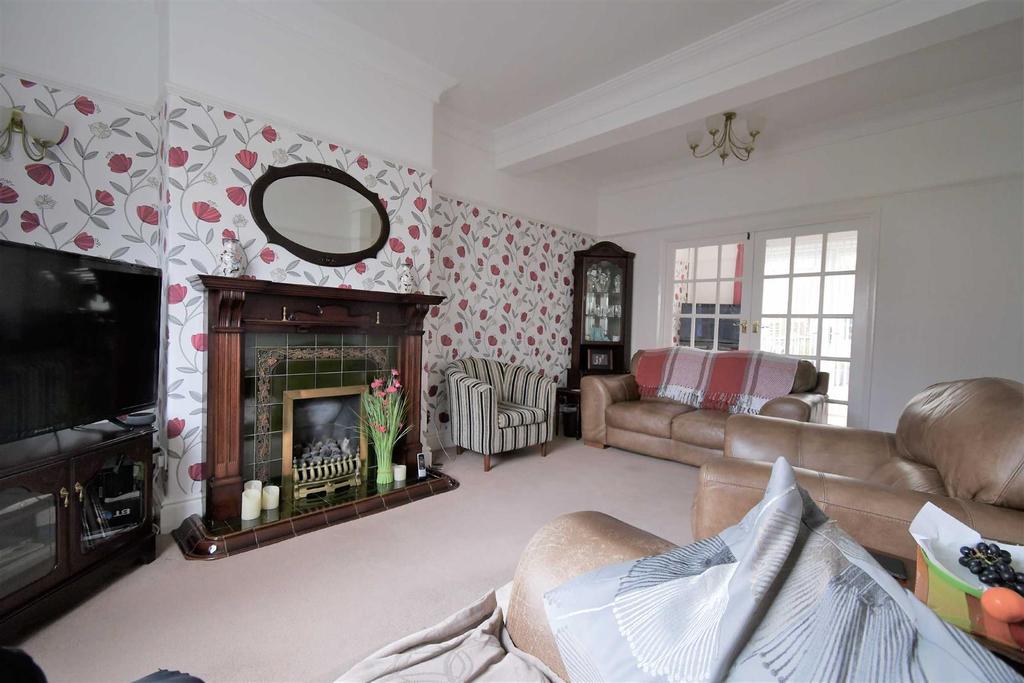 Beech Avenue, Garden Village, HULL 3 bed terraced house £157,950