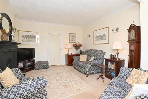 2 bedroom cottage for sale - 4 Pineapple Cottages, Baslow Road, Bakewell