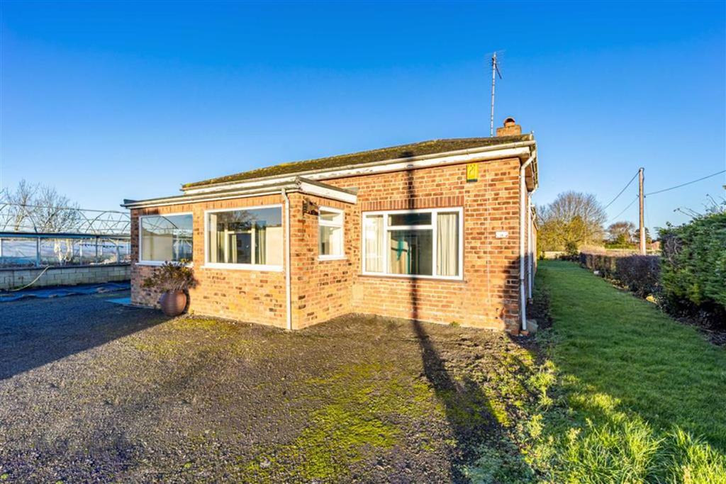 Tattershall Road, Boston 3 bed detached bungalow £320,000
