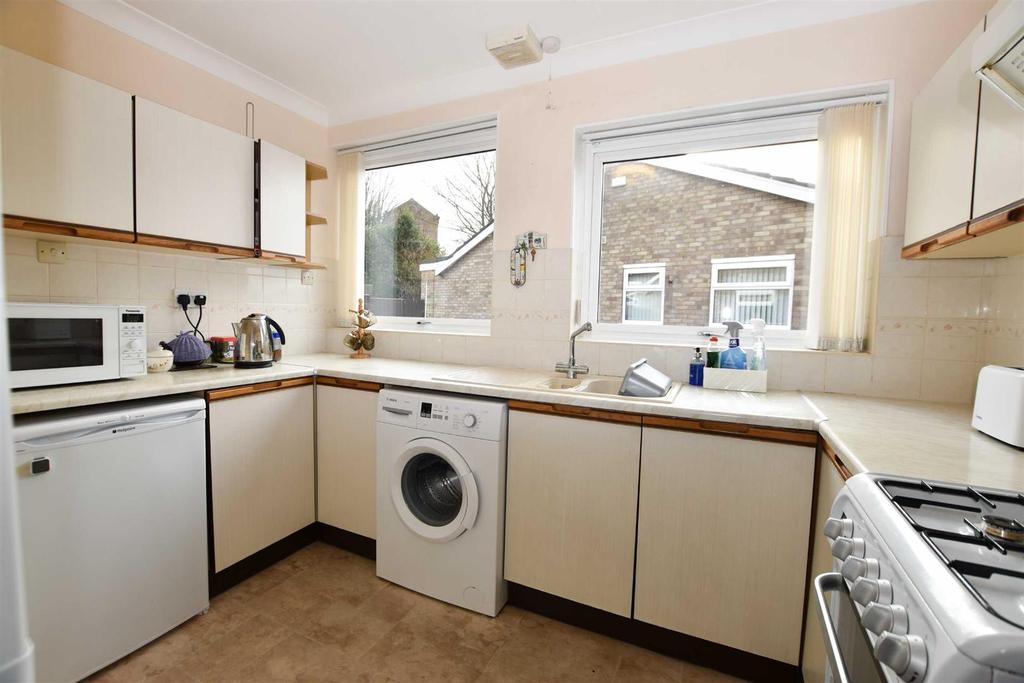 Fulford Crescent, Willerby 2 bed bungalow £165,000