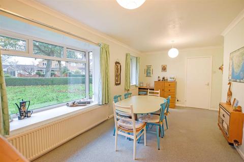 1 The Lawns, Anlaby, Hull, HU10 7HD