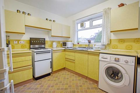 1 The Lawns, Anlaby, Hull, HU10 7HD