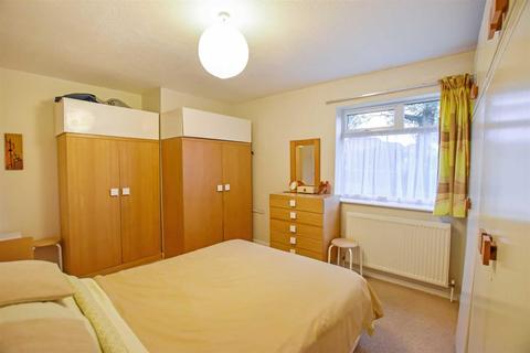 1 The Lawns, Anlaby, Hull, HU10 7HD