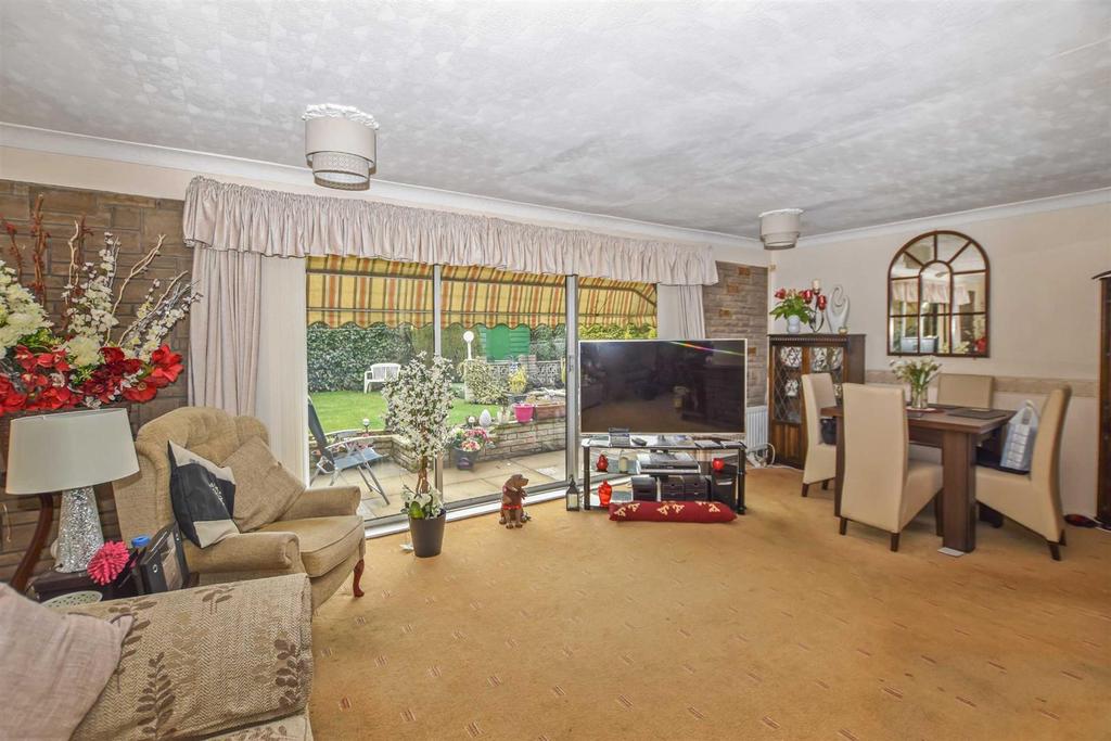 Carr Lane, Willerby 2 bed semidetached bungalow £245,000