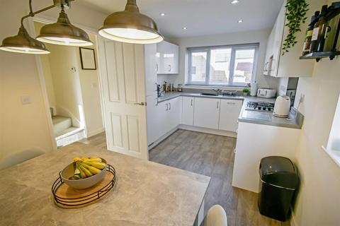 11 Gypsy Moth Lane, Kingswood, Hull, HU7 3LQ