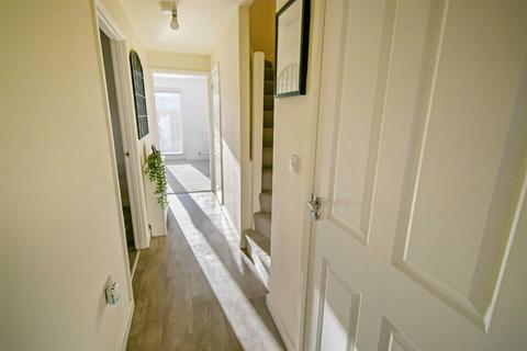 11 Gypsy Moth Lane, Kingswood, Hull, HU7 3LQ
