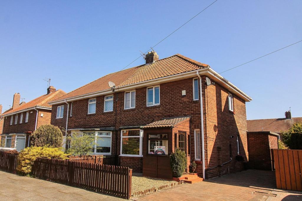Appletree Gardens, Whitley Bay 2 bed semidetached house £190,000