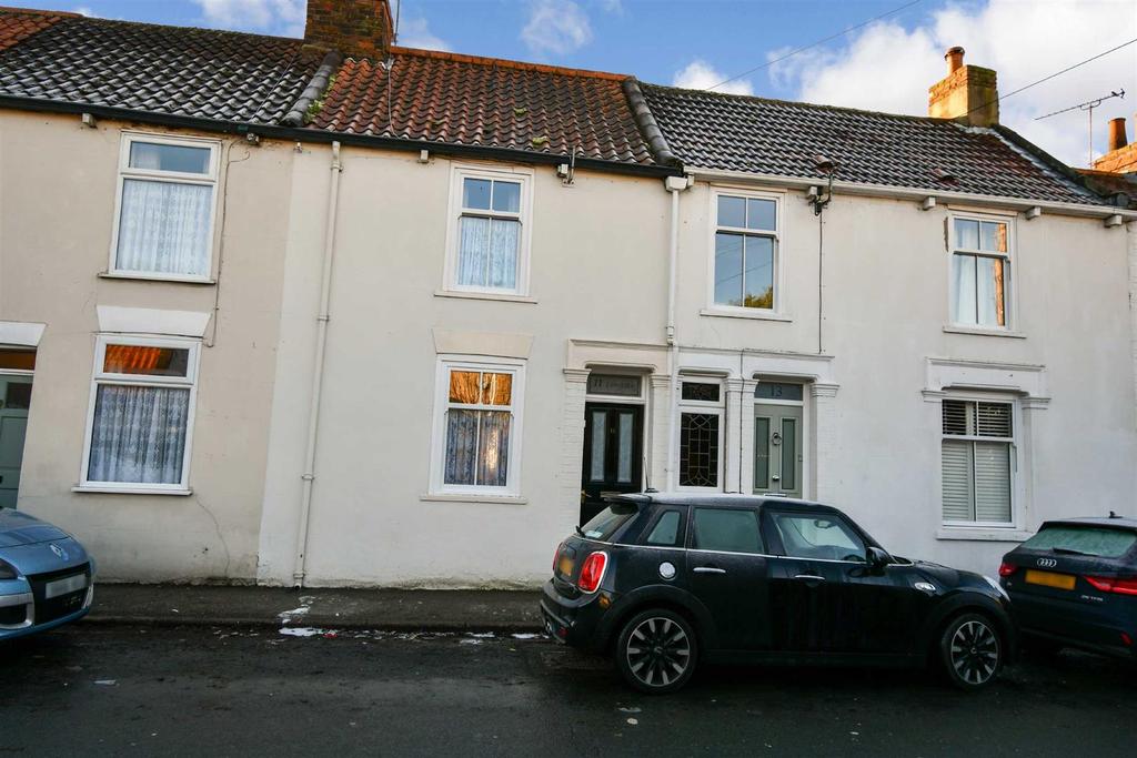 Lowgate, Sutton Village, Hull 3 bed cottage £155,000