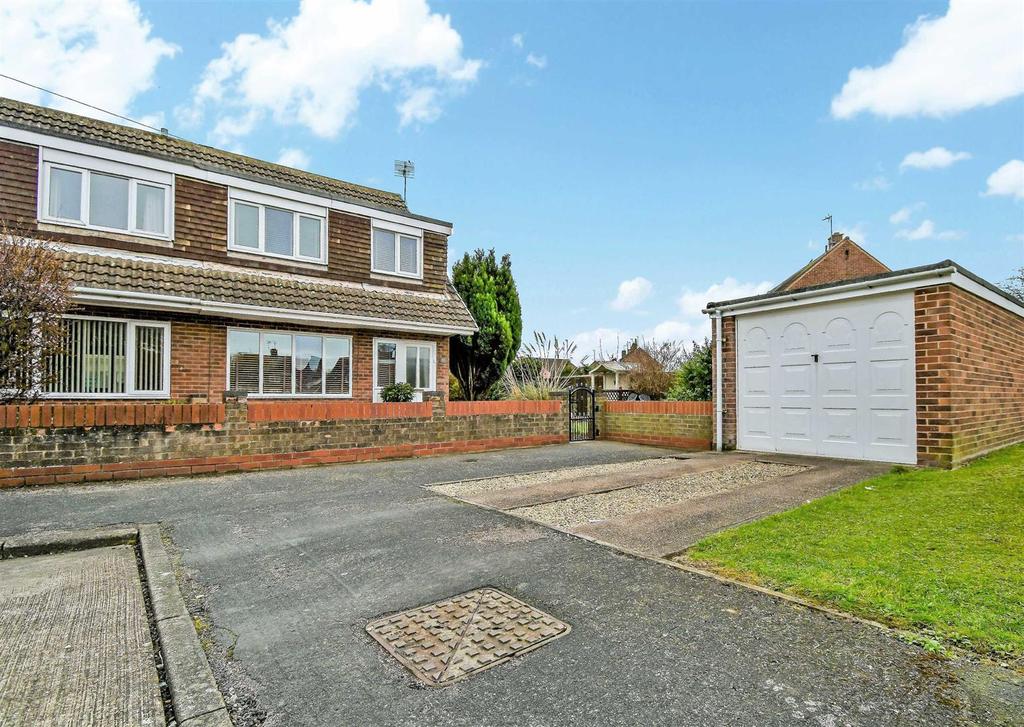 Moffat Close, HULL 3 bed semidetached house £179,995
