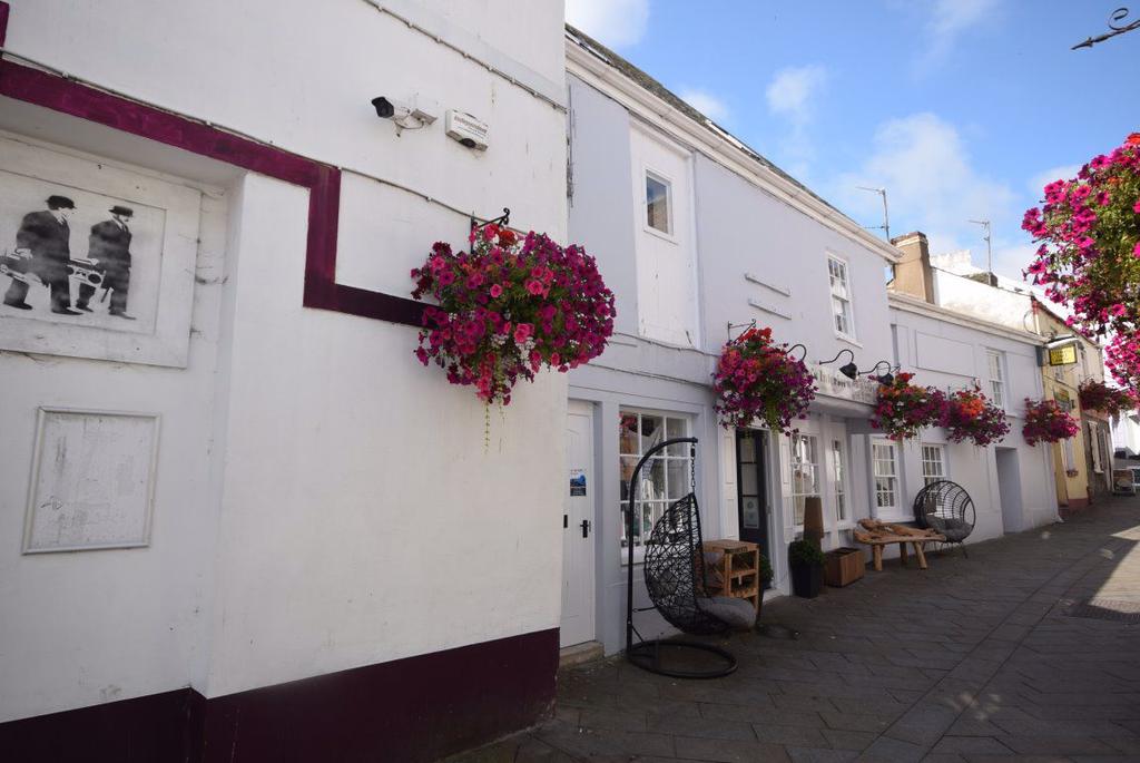 Cooper Street, Bideford, Devon 2 bed flat £525 pcm (£121 pw)