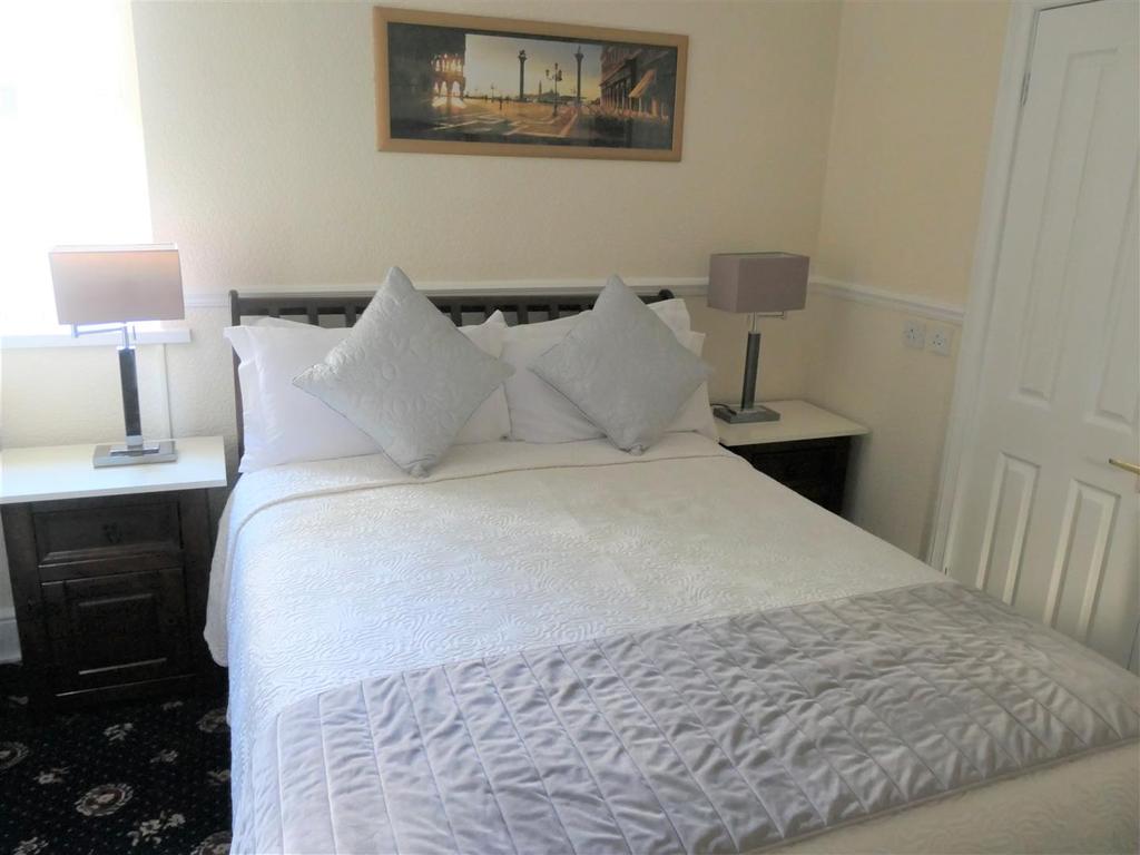 Montclare Double Room 3.JPG