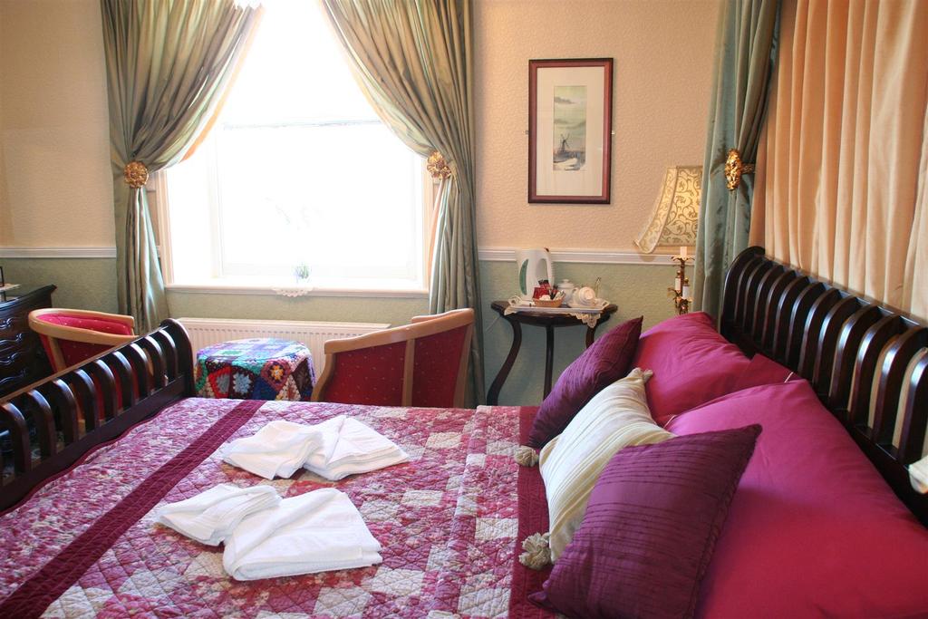 Montclare Luxury Room 11.JPG