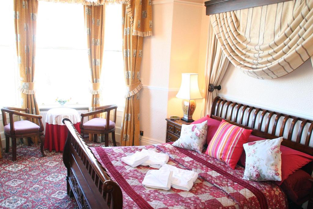 Montclare Luxury Room 6 c.JPG