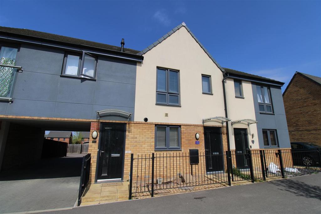 Manor Drive, Peterborough 2 bed terraced house £775 pcm (£179 pw)