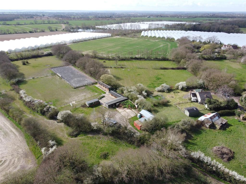 Hillside Farm, Bull Lane, Tiptree 2 bed equestrian property £585,000