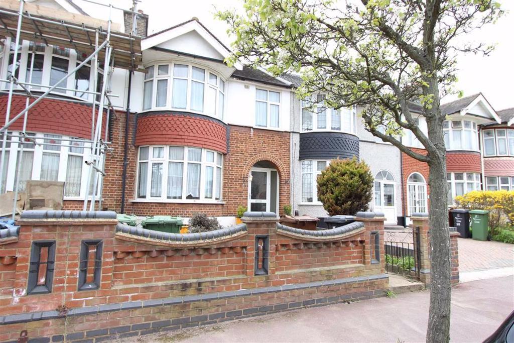 Beccles Drive, Barking, Essex, IG11 3 bed house £500,000